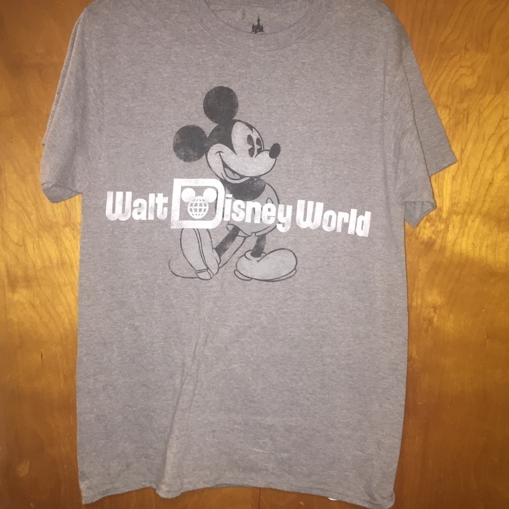 Walt Disney world Disney parks gray tshirt M tee
